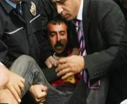 Başbakan'la görüşmek isteyen TİB-DER'liler gözaltında