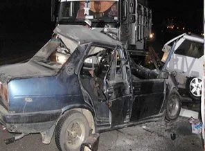 Bir aile trafik kazasında yok oldu