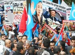 Çin Başbakanı'na Ankara'da protesto