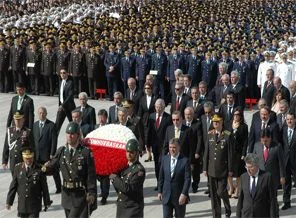 'Devlet Erkanı' Anıtkabir'i ziyaret etti