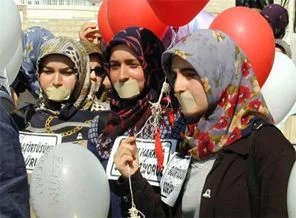 Diyarbakırlılar başörtüsüne özgürlük istedi