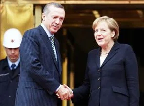 Erdoğan, Merkel ile bir araya geldi