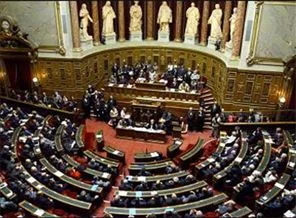 Fransa emeklilik reformunu onayladı