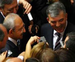 Gül ile Kılıçdaroğlu ayak üstü görüştü