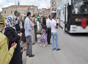 Hacı adayları dualarla uğurlandı