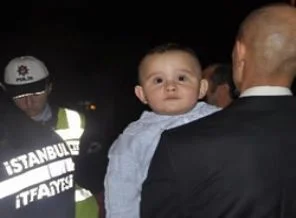 Hurdaya dönen araçtan çıkan 'mucize' bebek!