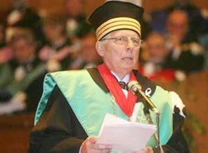 IAU: Başörtü konusu tartışılmaya değmez