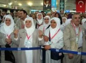 İlk hacı kafilesi dualarla uğurlandı