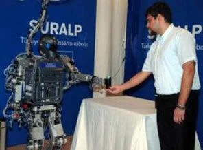 İlk insansı robotumuz sahaya çıktı