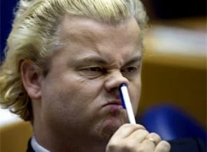 Irkçı Wilders destekli kabinede ilk patlak