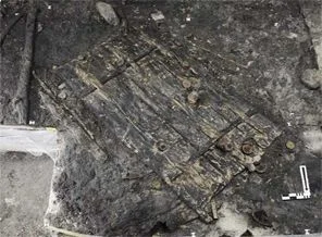 İsviçre'de 5 bin yıllık bir kapı bulundu