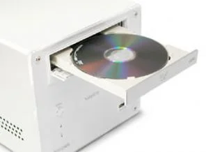 İzmir'de korsan CD - DVD operasyonu