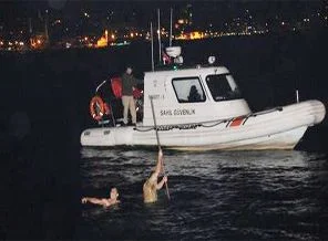 Kavga çıktı, cip Boğaz'a uçtu