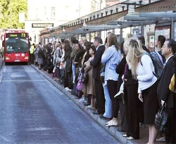 Londra'da metro çalışanları yine grevde