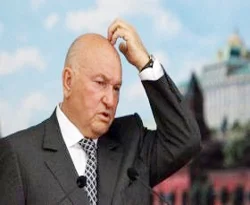 Lujkov kendi partisini kuruyor