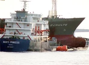Marmara Denizi'nde iki gemi çarpıştı