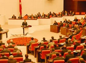 Meclis'te içki yasağı bölünmesi