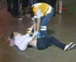 Ölmek üzere olan genç kızların çantaları çalındı