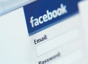 Önce Facebook sonra tuvalet!