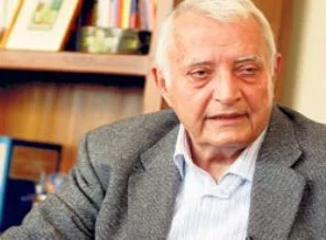 Özbudun: Türkiye'nin laikliği 'militan' laiklik