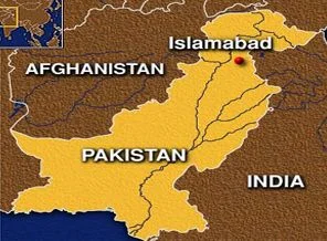 Pakistan'da 3 okula bombalı saldırı