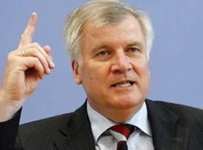 Seehofer, Müslümanlara 'hayır' dedi