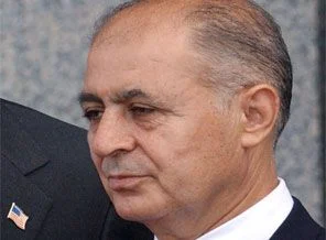 Sezer de 'uzun etek' istemiş