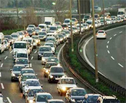 TEM'de kaza oldu, İstanbul trafiği durdu