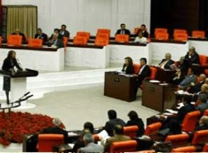 Tezkere ve AYM'ye üye bu hafta mecliste