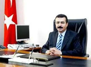 Vali'den 'bilgi toplumu' vurgusu