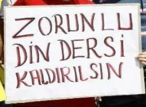 Aleviler: 'Din ve Ahlâk' dersi kaldırılsın