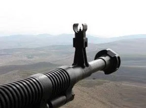 Askerin şakalaştığı çocuk yaralandı