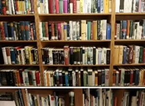 Avusturya'dan Türkiye'ye 80 bin kitap getirdi