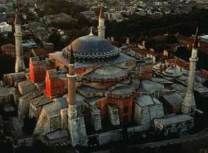 'Ayasofya'da Resterasyon bitmemeli'