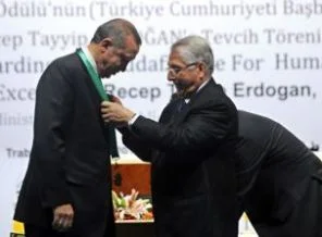 Başbakan Erdoğan'a insan hakları ödülü