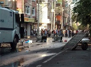 BDP yürüyüşünde polise ses bombası