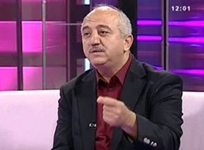 Canlı yayında profesörün kalbi durdu!
