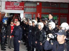 CHP il binasına polis müdahalesi