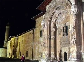 Divriği Ulu Camii ve Darüşşifası'na gece koruması