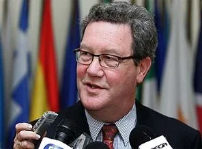 Downer, belge hırsızlığında Rum Hükümeti''ni suçladı