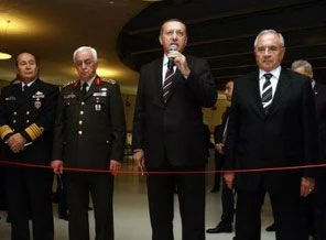 Erdoğan ve Işık Koşaner sergide