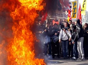 Fransa'da emeklilik reformu sendikaları böldü