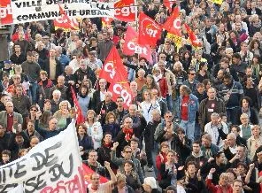 Fransa'da reform eylemleri bitmek bilmiyor