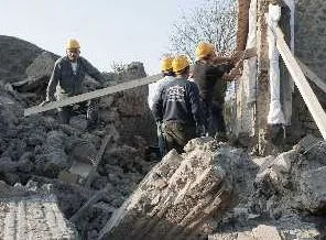 Gladyatörler evi çöktü