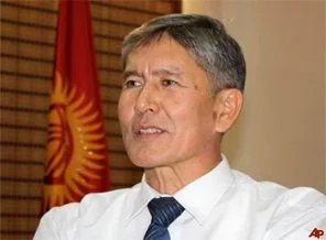 Kırgızistan'da hükümet kurma yetkisi Atambayev'e verildi