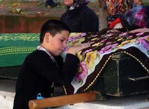 Küçük Doğukan'ı akrabaları teselli etti
