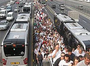 Metrobüslerde artık para geçmeyecek