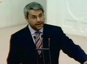 Nihat Ergün: AVM'ler denetlenmeli