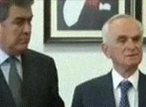 Önder Sav görevini devretti
