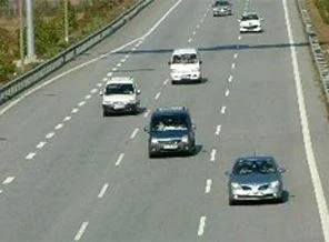 Otoyolda çöp atmak: 500 TL